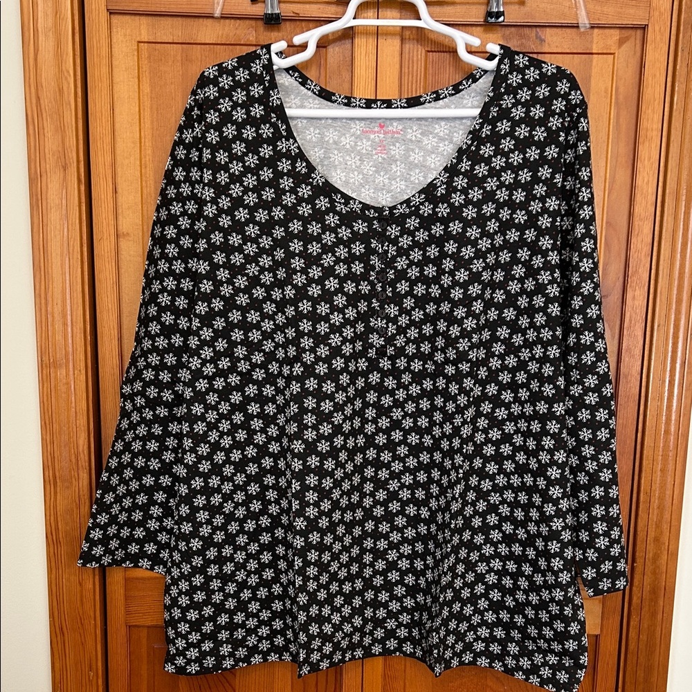Woman Within Snowflake Winter Shirt Plus 4X (34-36) NWT Black & White Cotton